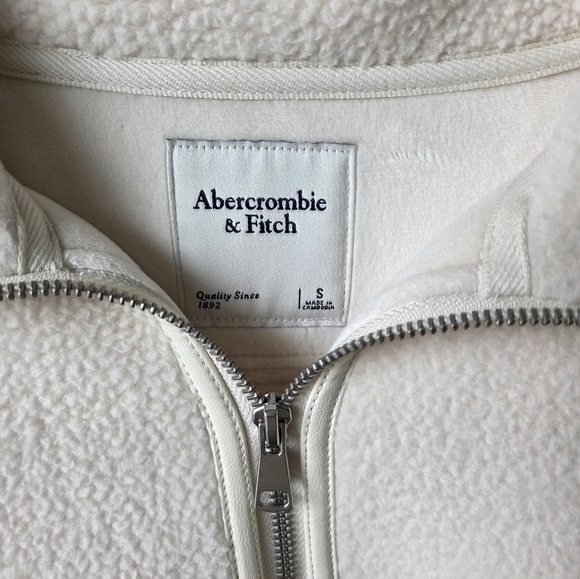 Abercrombie & Fitch Woman's Cream Quarter-Zip Fleece Pullover Small - Picture 5 of 10